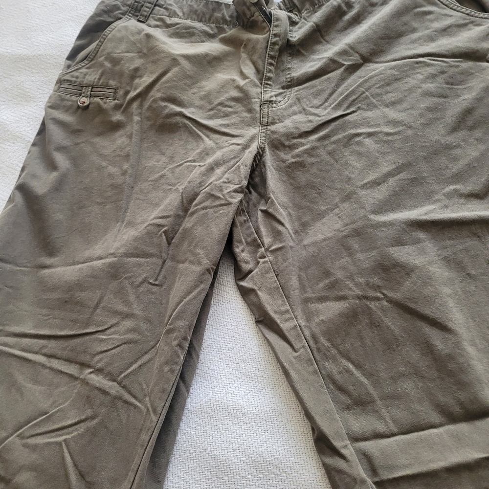Columbia Olive Color. Chinos Relaxed Fit Cotton Blend